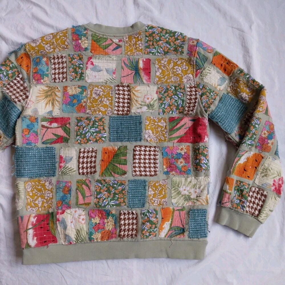 Round Two Quilted Patchwork Crewneck Sweatshirt Retro Mens Size Small - Picture 11 of 15
